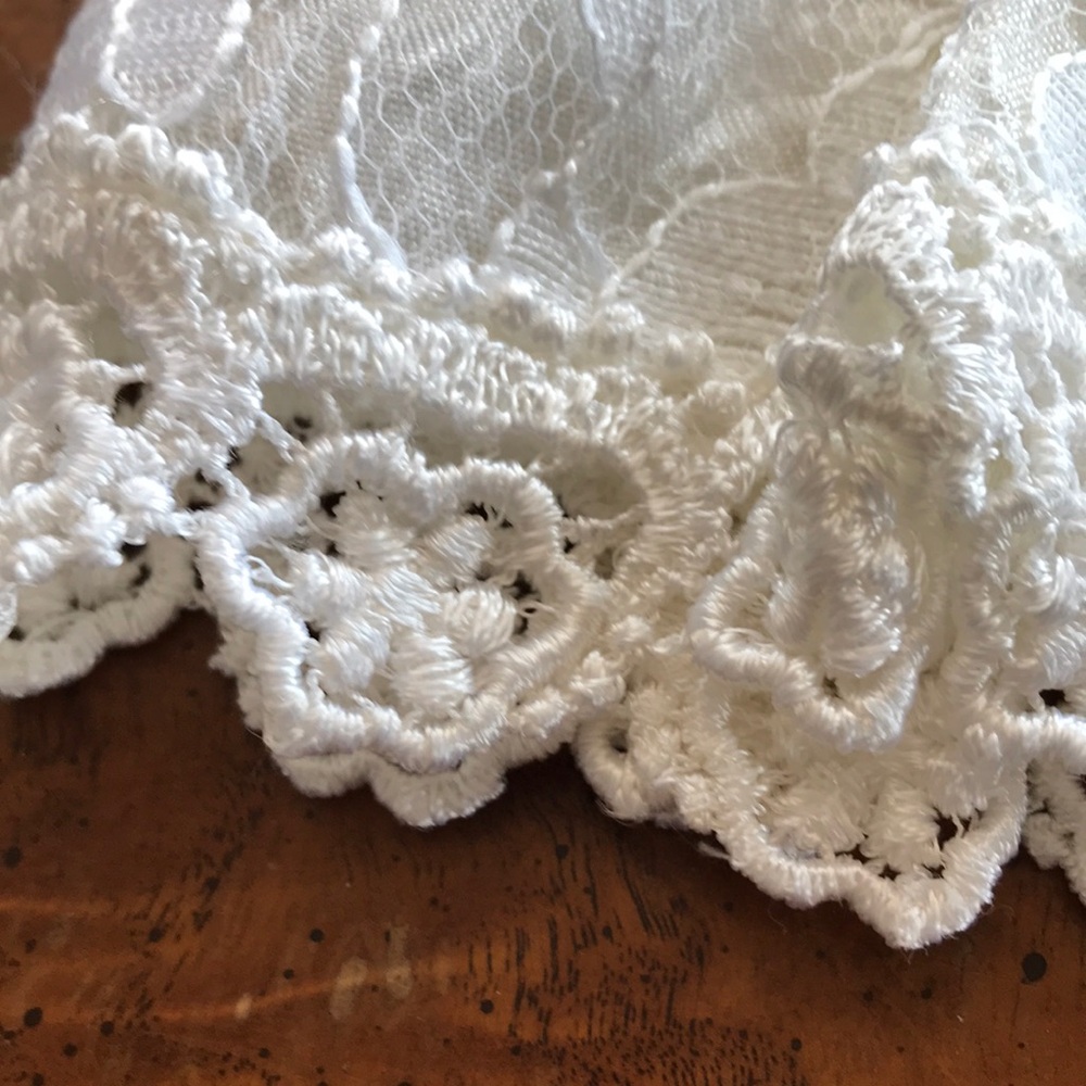 Vintage Women's White Lace Peplum Blouse - Picture 6 of 14